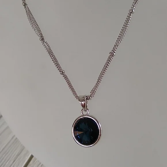 Back in stock!! Popular Sapphire Blue Swarovski CRYSTAL/Pendant/NECKLACE - Picture 3 of 7